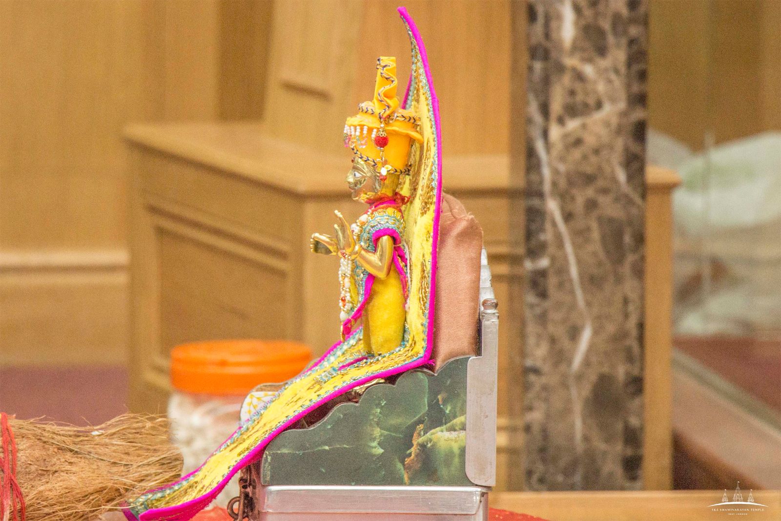 ©1987-2017 SKS Swaminarayan Temple East London